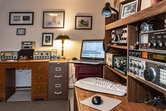 shack with heathkits-3